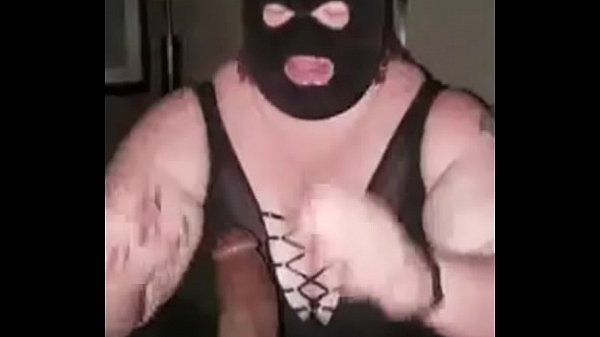 Play MP4 - Masked BBW Giving BBC a Mouth Bath