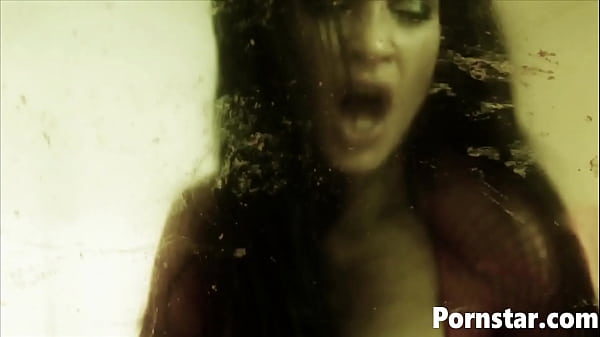 Lisa rose gets a cumshot from a pizza delivery guy