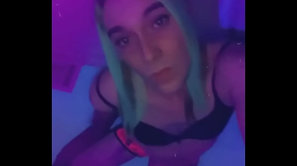 Sexy Gym Bunny Wants To Suck Dick thumbnail