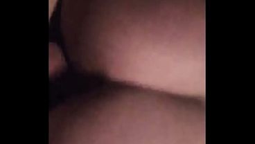 Casada safada pega carona com pauzudo que fode ela todinha e pagou com leitinho na boca