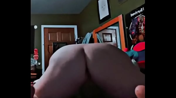 Nonton Goth Girl Twerks In Slow Mo thumbnail