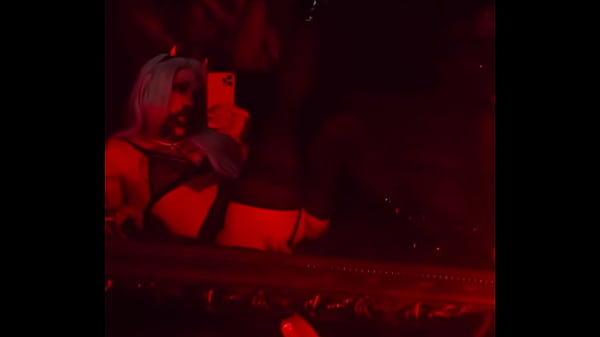 TRASHQVEEN: REDLIGHT SPECIAL