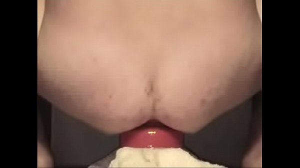 Play MP4 - big red butt-plug