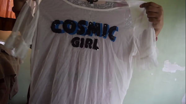 Nonton यहाँ चोद मुझे thumbnail