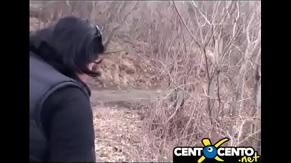 Play MP4 - Depravata succhia preservativi usati per strada&excl;