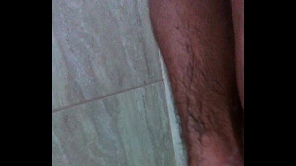 batendo punheta no banho e ro&ccedil_ando no pau