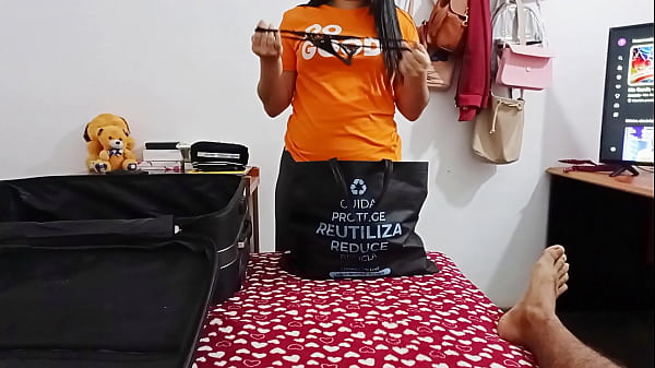 Hermanastra Hace Maletas Mientras Me Muestra Su Ropa Interior Y Antes De Viajar Terminamos Follando En Mi Habitacion thumbnail