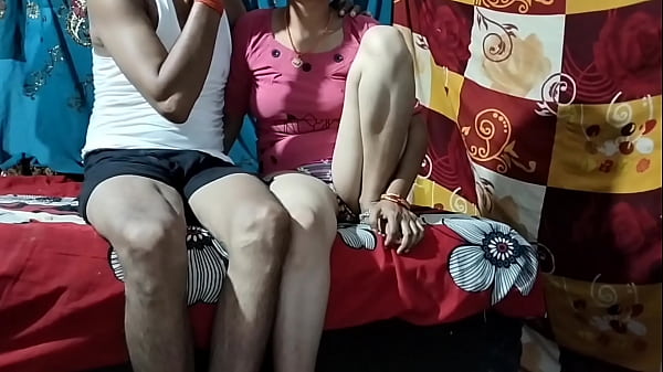 कुंवारी लड़की को घरमें चोद डाला