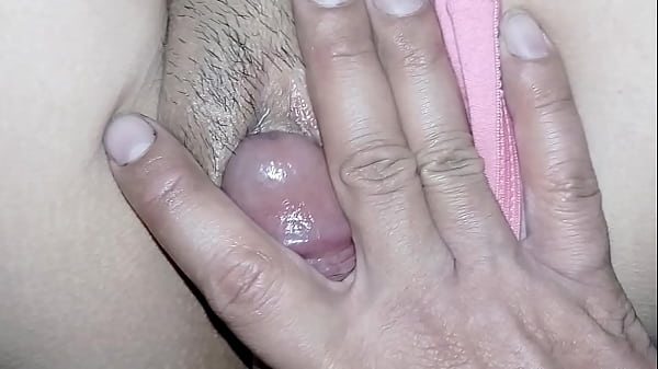 Play MP4 - xxx hermanastra super mojada me deja jugar en su corazon