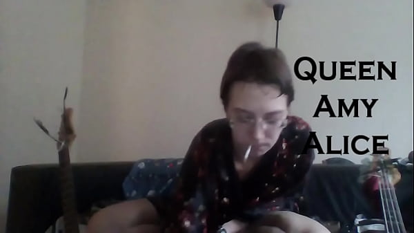 Nonton Cutie Strumming thumbnail