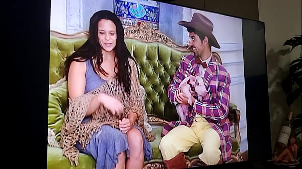 Play MP4 - Assistindo novela e querendo cu