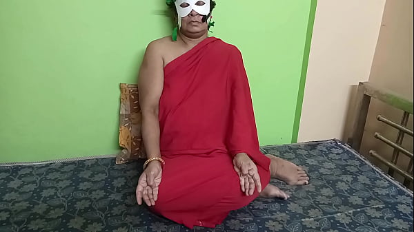 Nonton Mature Fat Big Anus And Round Ass Saree Wearing Tantrik Mata Randomly Fucked By Her Mature Student And She Moaning thumbnail