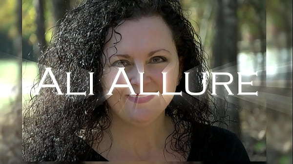 Nonton Ali Allure Has Her Stepson Take Some Photos Trailer-watch On Red thumbnail