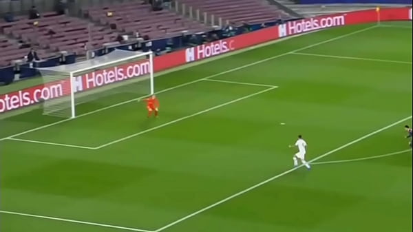 Françes jogando leiteno rabode catalã