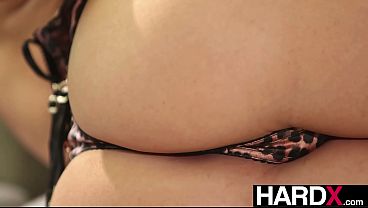 Hardx freya parker drives chanel camryn to orgasm with her tongue