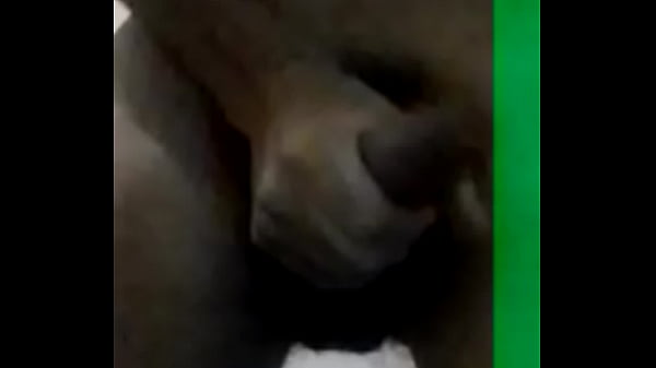 Batendo uma punheta no quarto da minha m&atilde_e