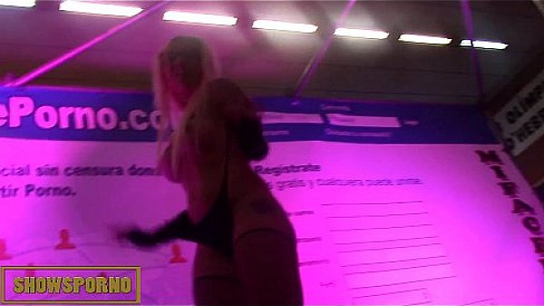 Nonton Blonde Spanish Pornstar Striptease And Masturbation thumbnail