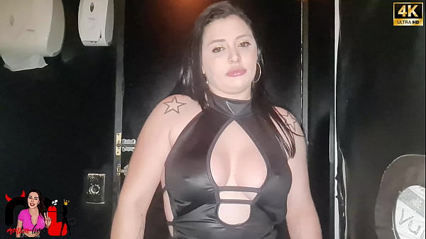 Play MP4 - J&aacute; que o corno nao me fode do jeito que eu gosto o jeito e ir foder com desconhecidos&excl; &lpar;Inner Club&rpar;