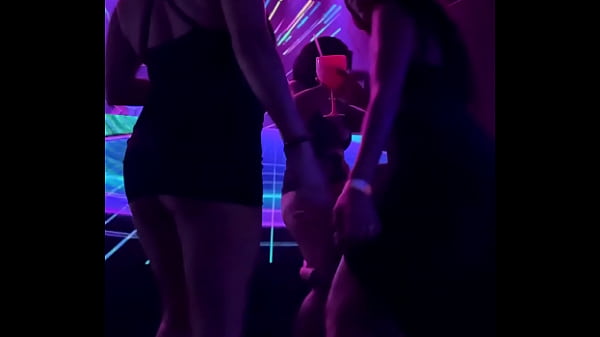 Durante A Balada Dentro Da Code Club A Mulherada Caiu Toda Em Cima De Mariana Torres thumbnail