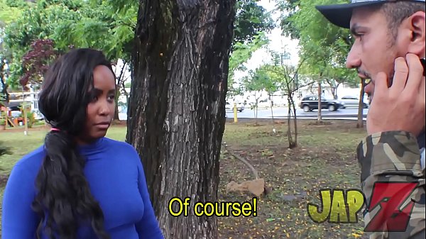 Play MP4 - Ele foi ajudar a preta gostosa e acabou tirando a sorte grande&period; Bela India Prime e Mr Rola Ator