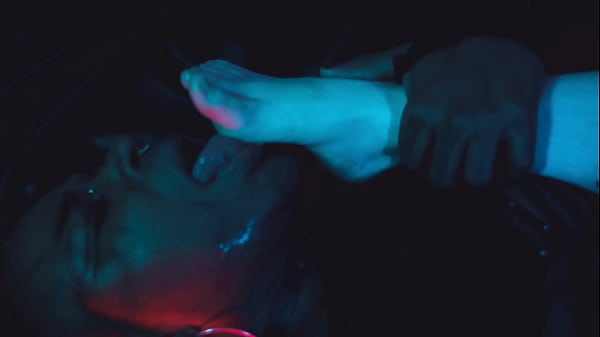 Nonton Foot Fetish & Strap-on thumbnail