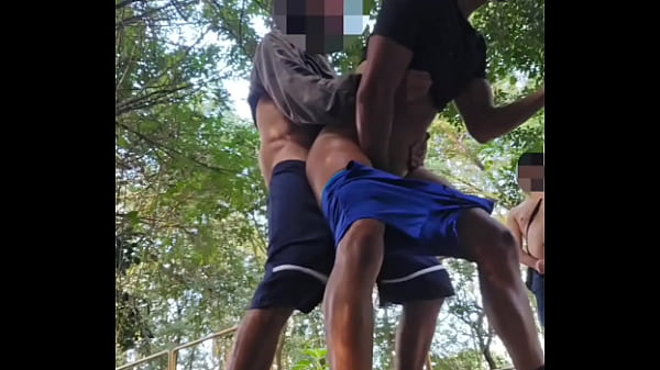 Ofereci Meu Cuzinho Pro Neg&atilde;o De 24 Cm Comer No Matoo thumbnail