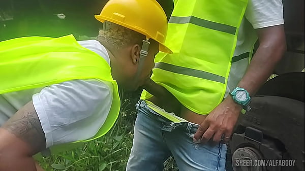 OS OPER&Aacute;RIOS PEGARAM PESADO HOJE NO TRABALHO CHAMARAM O AMIGO PARA UMA ORGIA NA HORA DO ALMO&Ccedil;O E A SOBREMESA FOI COM MUITO LEITE NO RABO E NO MEIO DOS TRILHOS E VAG&Otilde;ES DOS TRENS Part I ( TEASER ) 