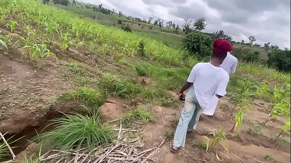 Harveyxbush met itxqueen 