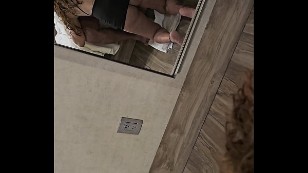 Nonton Me Follo A Mi Madrastra Despues De Una Mamada thumbnail