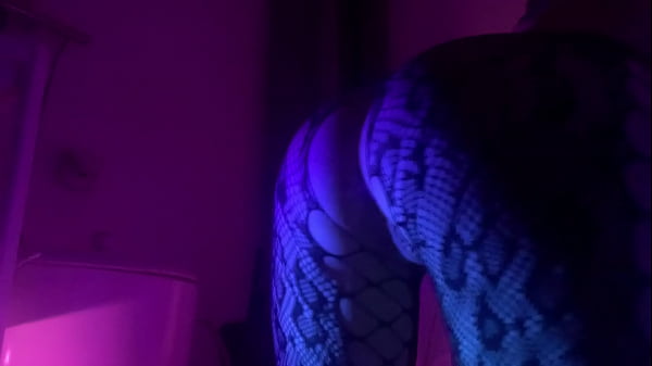 красивый анальный секс в ванной анальная пробка и колготки с доступом