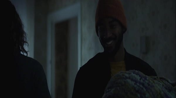 Chlo&euml; grace moretz embarazada sexy en pel&iacute;cula