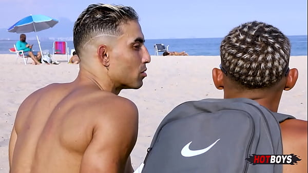 Dando o cu pro carioca 