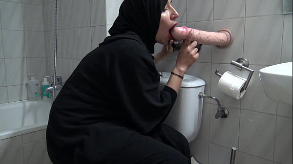 Muslim Milf From Syria Wants Penis In Her Asshole thumbnail