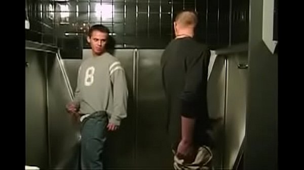 Sexo en los ba&ntilde;os p&uacute;blicos 