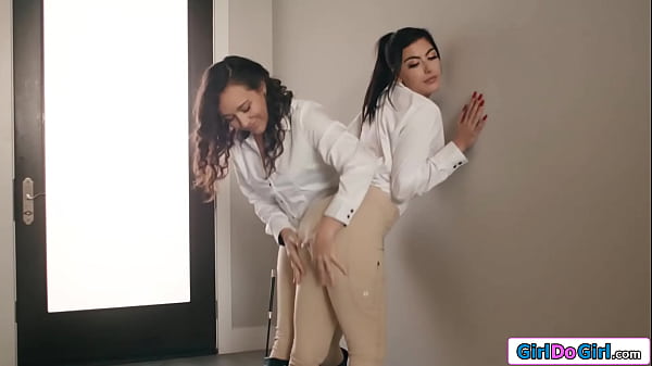 Play MP4 - When she pulled my hair and spanked me I knew Id BETTER OBEY