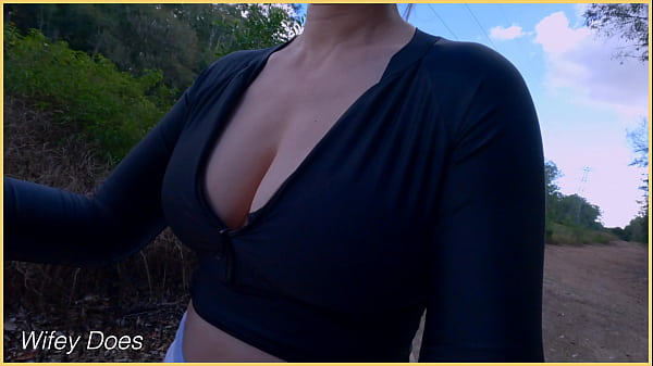 MILF has perfect braless tits 