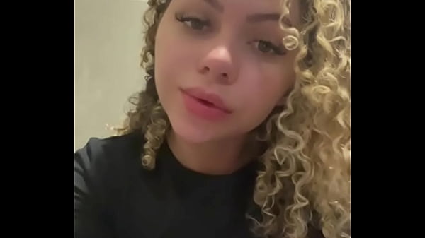 Vazou O Video Da Aluna Gostosa Da Academia Enviado Pro Personal E Ele Explanou No Grupo Da Firma thumbnail