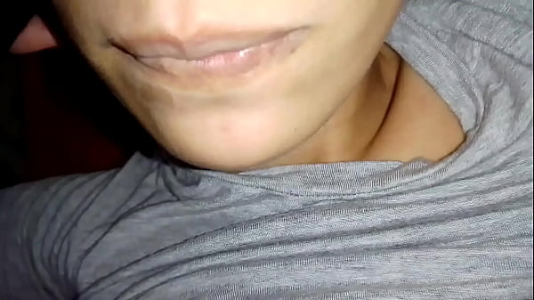 Play MP4 - encontre a mi hermanaat hablando por telefono con su marido