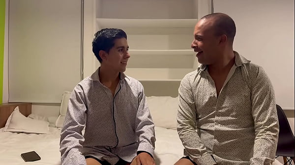 Este joven nunca hab&iacute;a probado una gran verga como la que tiene este discapacitado 