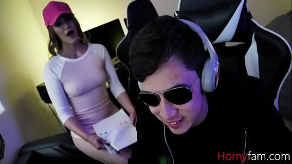 Gamer Stepbro Fucks Sis_While Playing Kenzie Madison