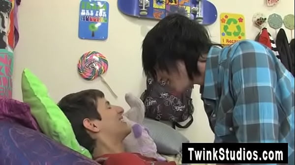 Gay video Mike is very first to give the oral action but Tyler