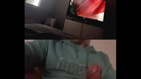 Друг дрочит на мои видео 