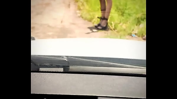 En la carretera exhibiendome