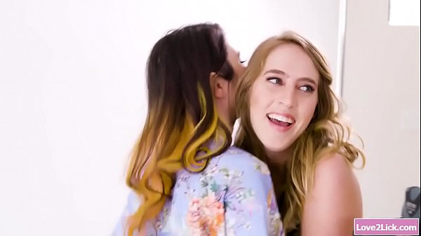 Play MP4 - 2 hot lesbos rubbing each others cunt