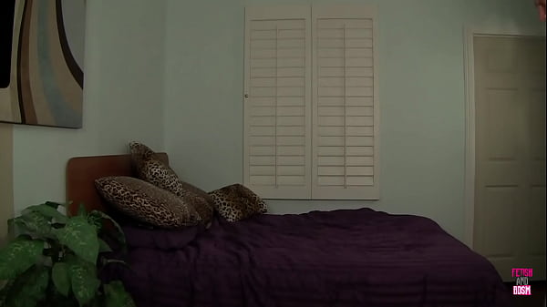 Nonton Mia Gets It From Behind From A Bald Man thumbnail