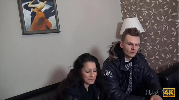 HUNT4K Un mec accepte del argent d un chasseur_qui voulait baiser sa petite amie
