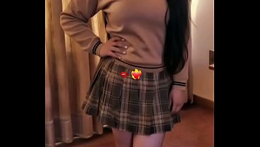 Quieres Ver Sus Videos Cogiendo??? Colegiala Culona De 19 A&ntilde;os En Falda Cortita! Le Gusta Mover El Culo Pero Le Gusta Mas Que Se La Metan Por El Culo!!! - Videos Completos En Este Canal!! Haz Click!!! thumbnail