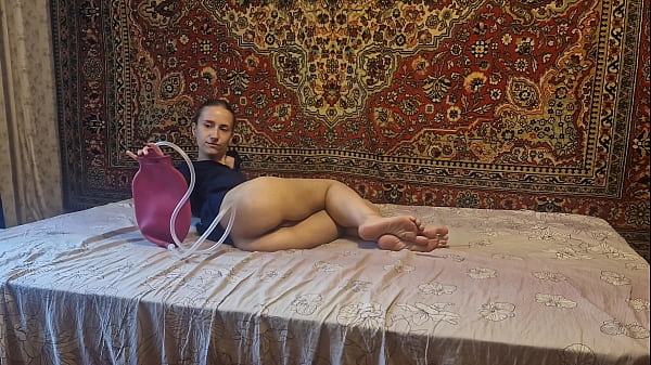 Sasha earth gives a anastasia mistress an enema at home 