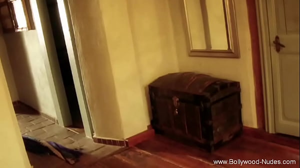 She seduce his man by stripteasing her dress and dancing the indian ritual