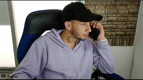 Aprovecho Que El Cornudo De Mi Esposo No Esta Para Llamar A Un Amigo Y Me Folle El Co&ntilde;o thumbnail